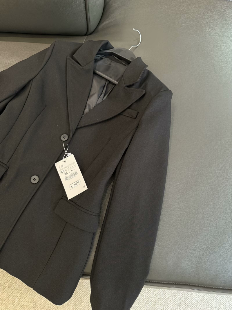 ETJ 2025 New Collection ZW Series Shoulder Padded Slim Fit Suit Jacket for Women - Modern Design, Waist Cinching Feature, Comfortable Fabric, Versatile Style, Sophisticated Details - Professional and Casual Wear, Flattering Silhouette, Lightweight and Breathable, Timeless and Chic