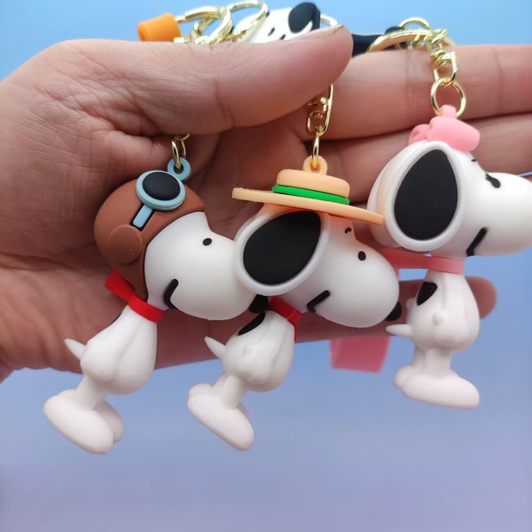 Snoopy Silicone Doll Keychain - Adorable and Durable Multi-functional Phone Pendant Accessory for Couples, Friends - Perfect Christmas Gift, Compact Lightweight Design for People On the Go