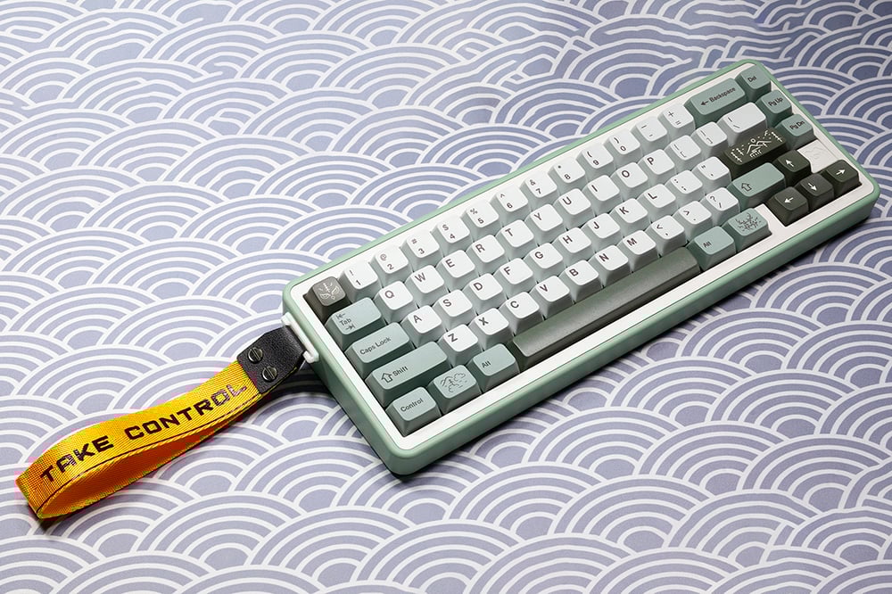 Latenpow Take Control Nylon Strap for Mechanical Keyboards - Enhanced Gaming Experience with Durable PU Material, Stylish Design, and Improved Ergonomics - Adjustable Strap for Comfort and Stability - Easy Installation with Screws and 3M Tape - Black/White Options Available