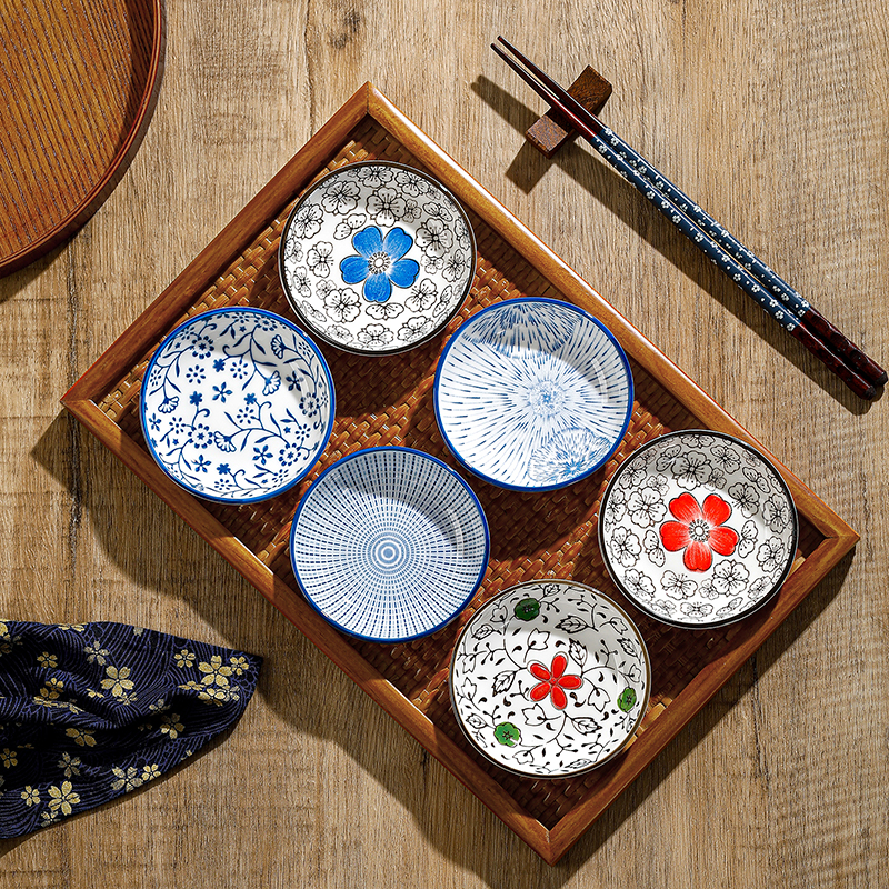 Authentic Japanese Mini Ceramic Plates Set of 6 - Traditional Design for Soy Sauce, Sushi, Snacks, and Desserts - Premium Quality Heat-Resistant Glazed Material - Versatile for Home and Desktop Use - Great Gift Idea for Japanese Cuisine Enthusiasts and Tableware Lovers