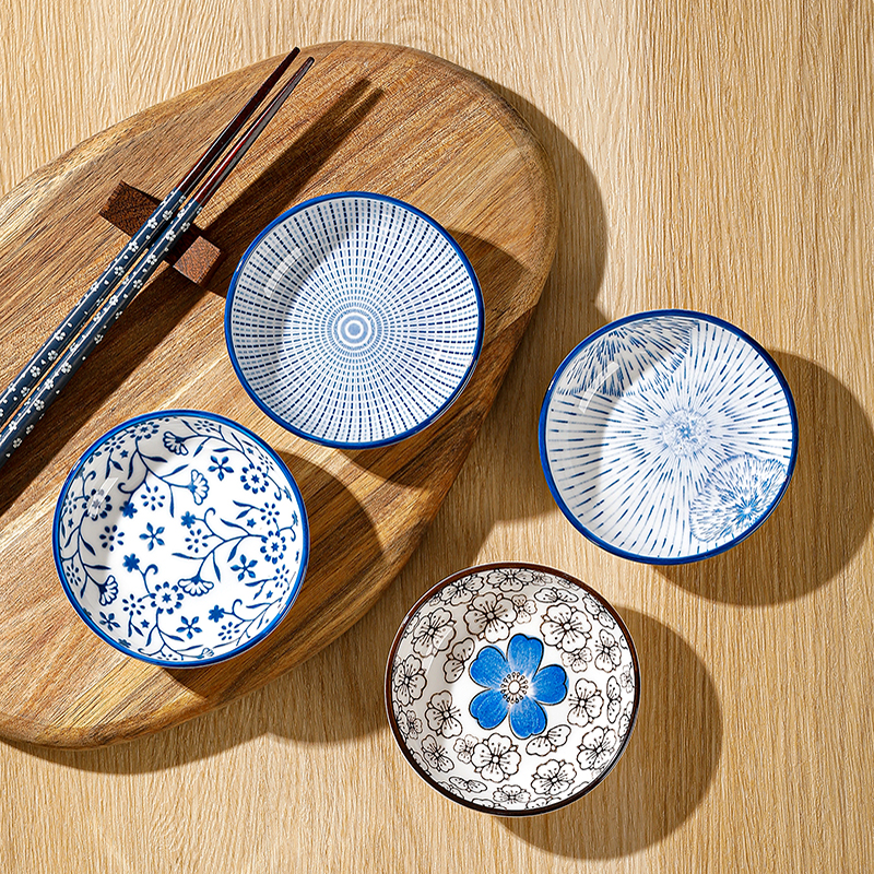 Authentic Japanese Mini Ceramic Plates Set of 6 - Traditional Design for Soy Sauce, Sushi, Snacks, and Desserts - Premium Quality Heat-Resistant Glazed Material - Versatile for Home and Desktop Use - Great Gift Idea for Japanese Cuisine Enthusiasts and Tableware Lovers