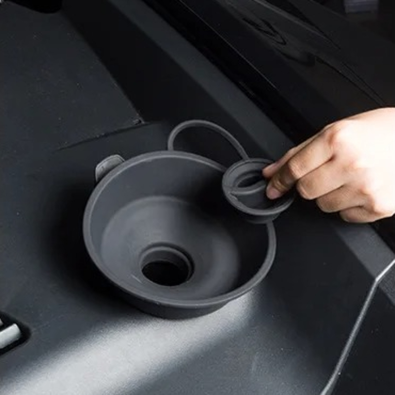 High-Quality Windshield Wiper Filling Funnel Filler for Tesla Model Y Juniper 2025 and Mode 3 2024 Highland Glass - Leakproof Design, Enhanced Visibility, Easy to Use - Premium Material for Durability and Perfect Fit - Must-Have Accessory for Tesla Owners