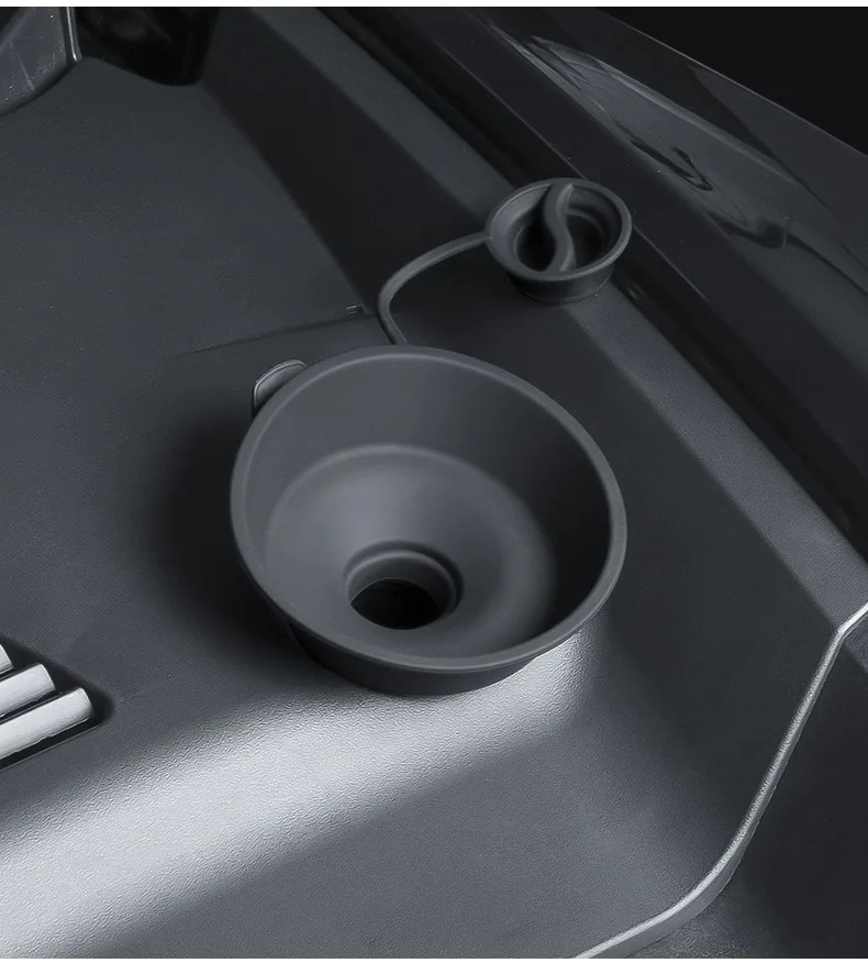 High-Quality Windshield Wiper Filling Funnel Filler for Tesla Model Y Juniper 2025 and Mode 3 2024 Highland Glass - Leakproof Design, Enhanced Visibility, Easy to Use - Premium Material for Durability and Perfect Fit - Must-Have Accessory for Tesla Owners